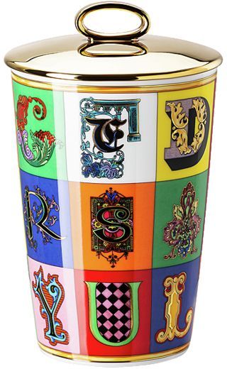 Свеча в фарфоровой колбе с крышкой   Versace HOLIDAY ALPHABET арт. 14402-403673-24868 Свеча в фарфоровой колбе с крышкой   Versace HOLIDAY ALPHABET арт. 14402-403673-24868